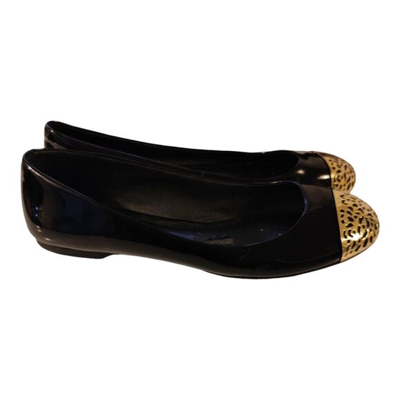 VINCE CAMUTO  Women's Oneda metal Cap toe flats gold patent leather sz 7.5B 37.5 - Picture 3 of 12